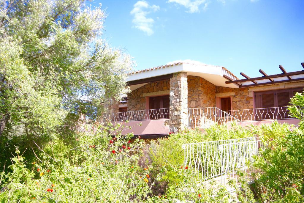 Residenze Dei Fiori Villa Porto Rotondo Buitenkant foto